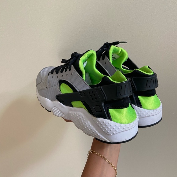 Nike Huraches Lime Green, Grey and Black — size 7Y - Picture 1 of 4